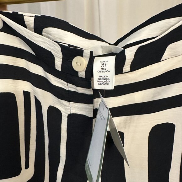 Pattern Pants - Wide-leg Pants - Picture 2 of 4